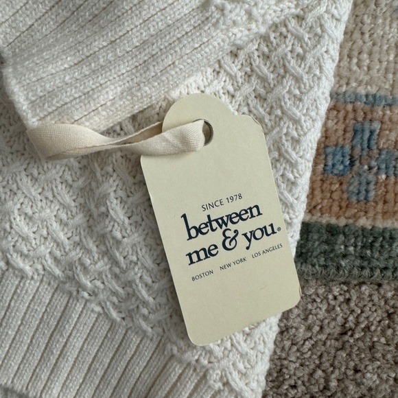 NWT Between Me & You Cream Cowl Neck Seater- Size Medium - Picture 4 of 11